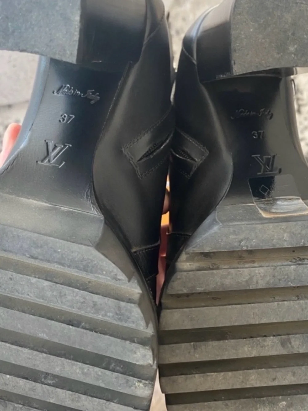 LOUIS VUITTON LEATHER STAR TRAIL ANKLE BOOTS (Will consider offers!) - Picture 11 of 13